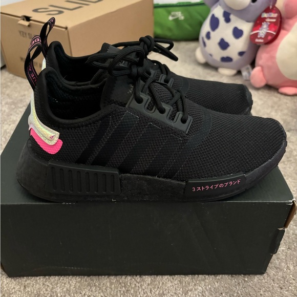*Almost new* Adidas NMD_R1 Black Solar Pink 7 Women’s - Picture 3 of 14